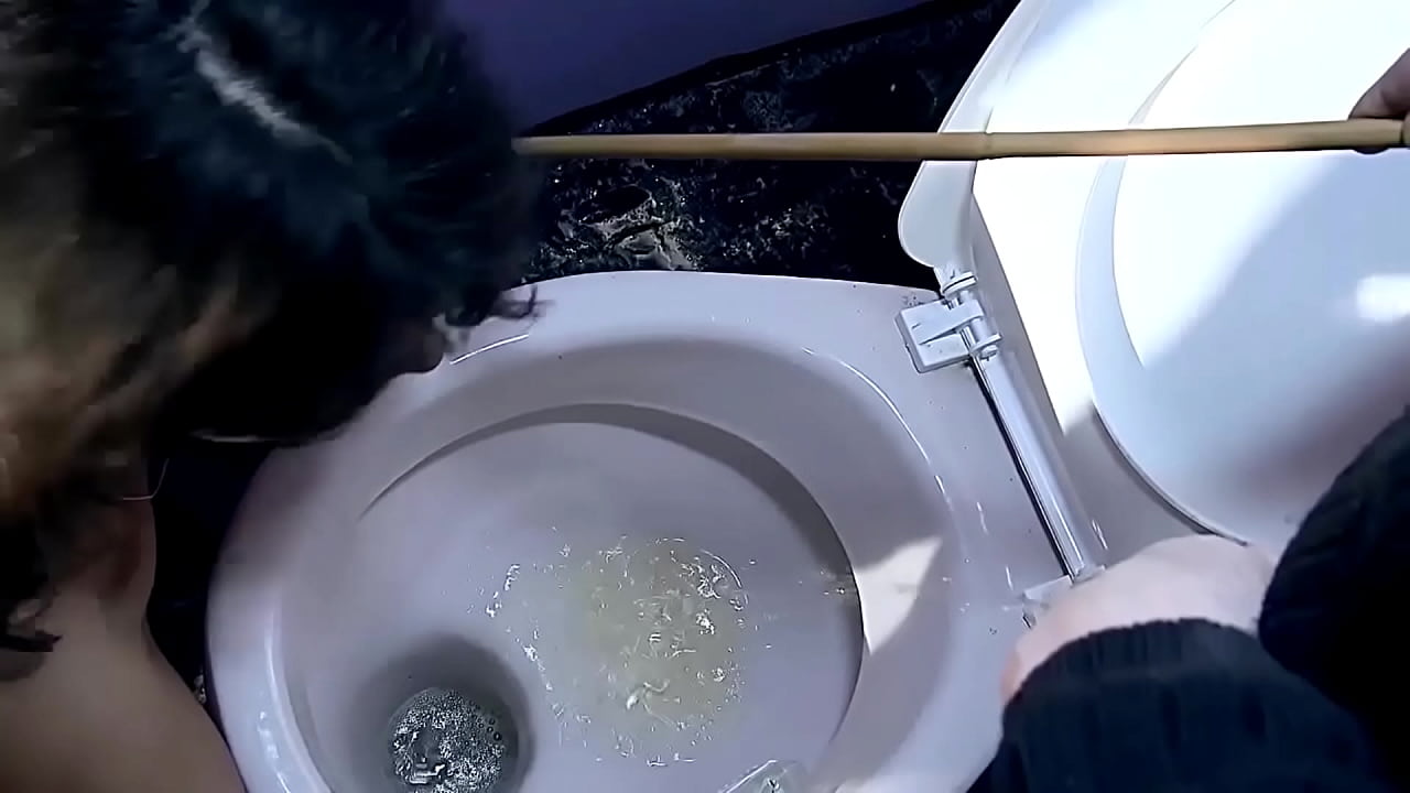 Mana krāšņā privātā seksa verdzene Melānija Memfisa. Viņa ir mana mīļākā verdzene, viņa izskatās nevainīga, jauna, viņai patīk anālais sekss, lomu spēles, un es varu viņu izmantot, kad vien vēlos. 1. daļa.